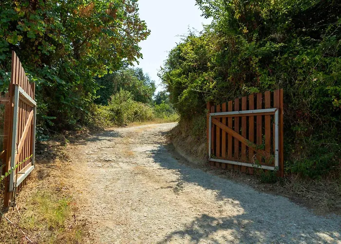 Casa Jinjola * Kavallouri
