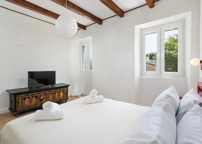 Casa Jinjola * Kavallouri